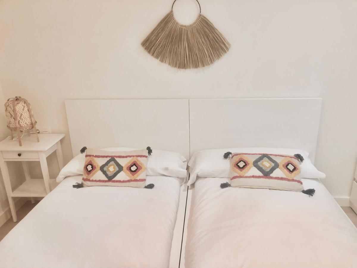 דירות Precioso Piso Monzon Terraza, Parking,Piscina,Zona De Juegos מראה חיצוני תמונה
