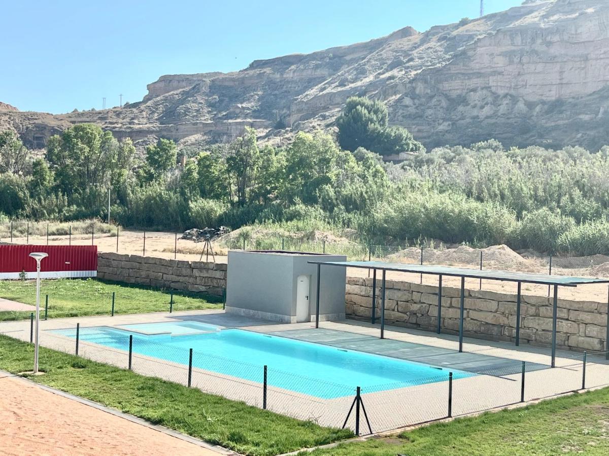 דירות Precioso Piso Monzon Terraza, Parking,Piscina,Zona De Juegos מראה חיצוני תמונה